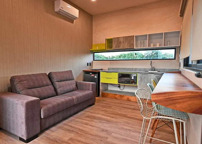 Luxury 5-br Oasis Golf, Private Pool, Beach!