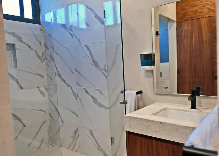 Luxury 5-br Oasis Golf, Private Pool, Beach! *