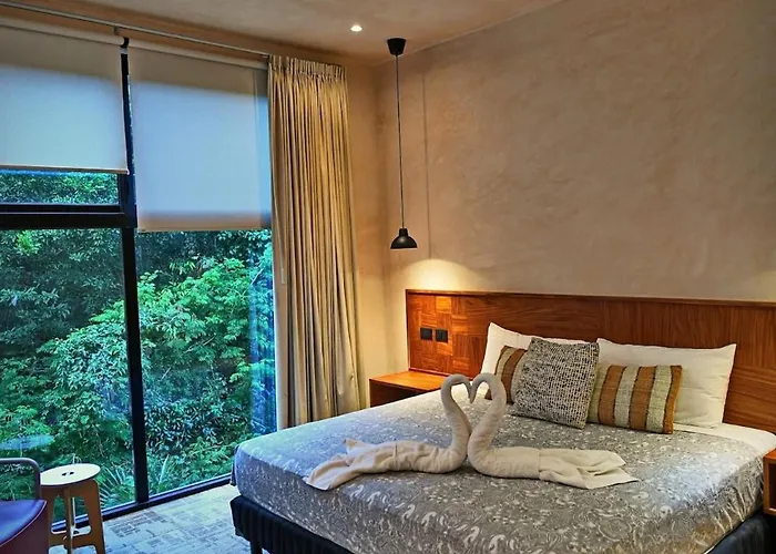 Luxury 5-br Oasis Golf, Private Pool, Beach! Holiday home